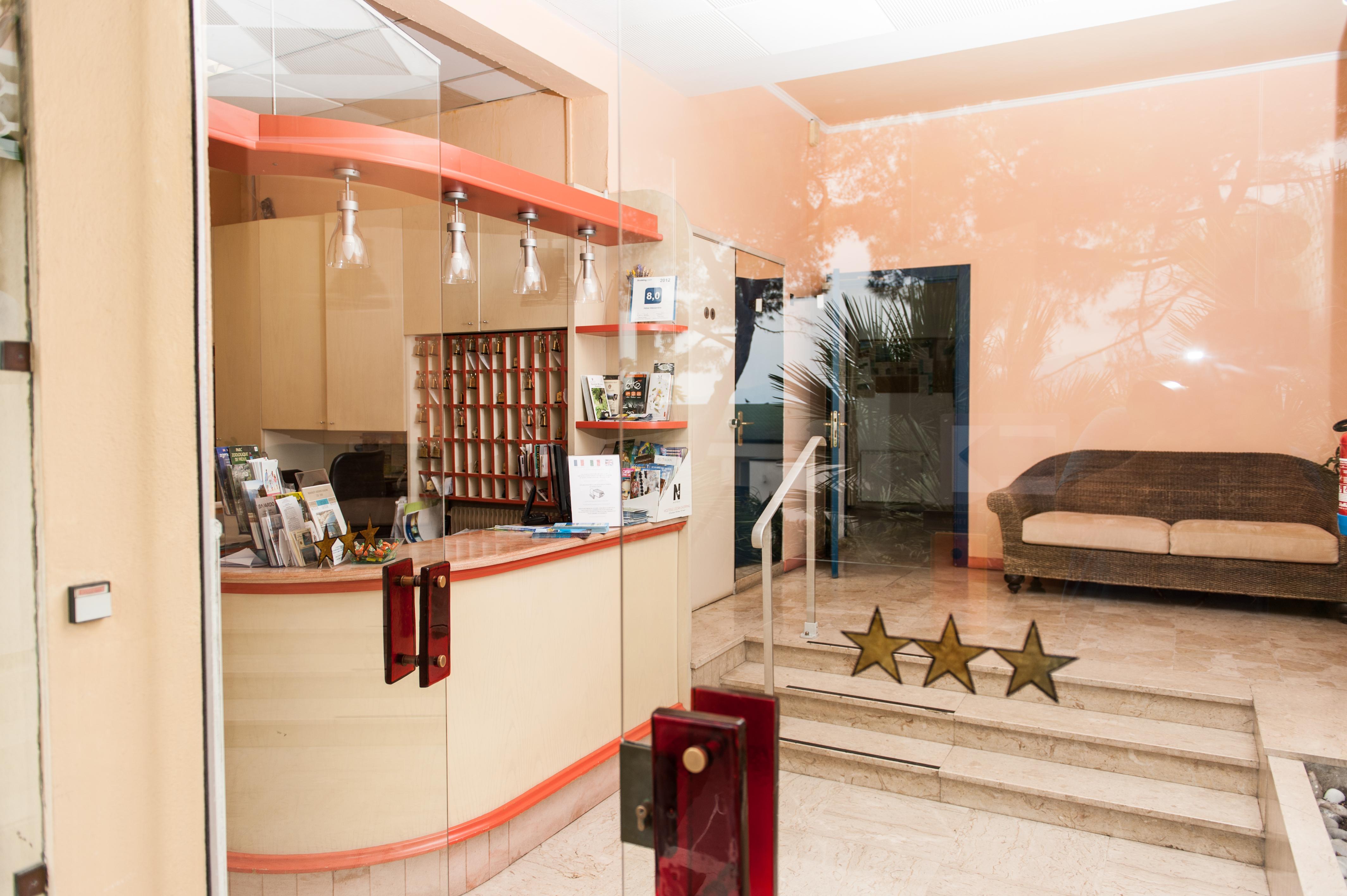 Hotel Alexandra โรกบรูน-กัป-มาร์แต็ง ภายนอก รูปภาพ