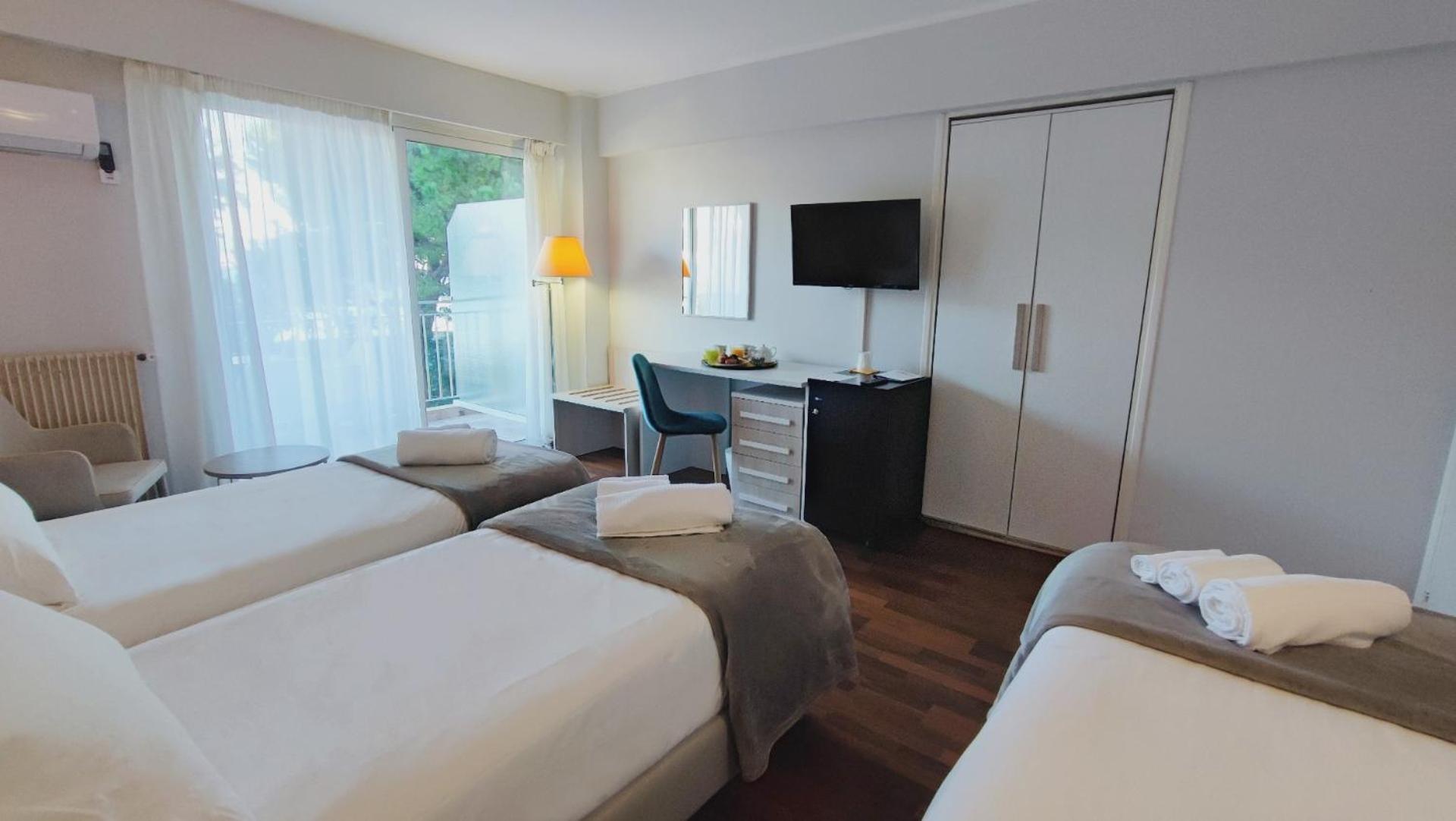 Hotel Alexandra โรกบรูน-กัป-มาร์แต็ง ภายนอก รูปภาพ